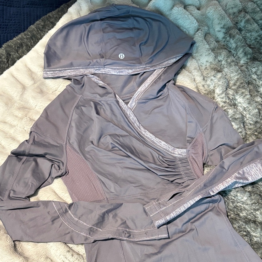 lululemon athletica Women's Hooded Jacket/shirt in Gray